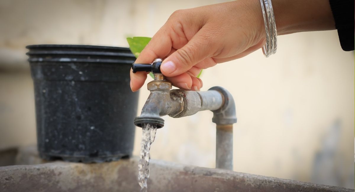 León XIV llama a proteger el acceso al agua potable