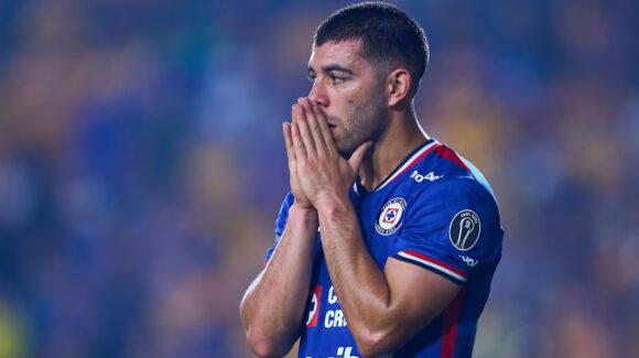 ¡Se cae el fichaje! Erik Lira no llega al Mónaco y tendrá que quedarse en Cruz Azul por falta de cupo