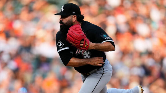 El futuro de José Urquidy queda en el aire; el mexicano es puesto en asignación por los White Sox en MLB