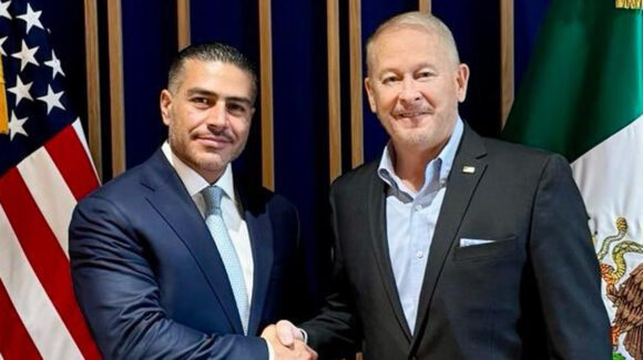 “Donde más les duele”: Embajador Johnson celebra desmantelamiento de narcolaboratorios en Guerrero