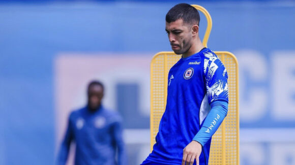 Erik Lira regresa a La Noria y vuelve a entrenar con Cruz Azul tras frustrarse su fichaje al Mónaco