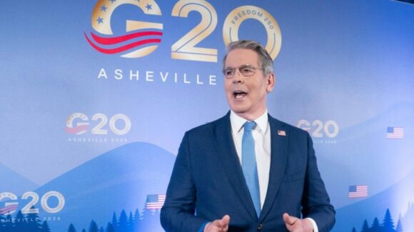 Estados Unidos redobla la presión sobre Irán con sanciones y rutas alternativas a Ormuz