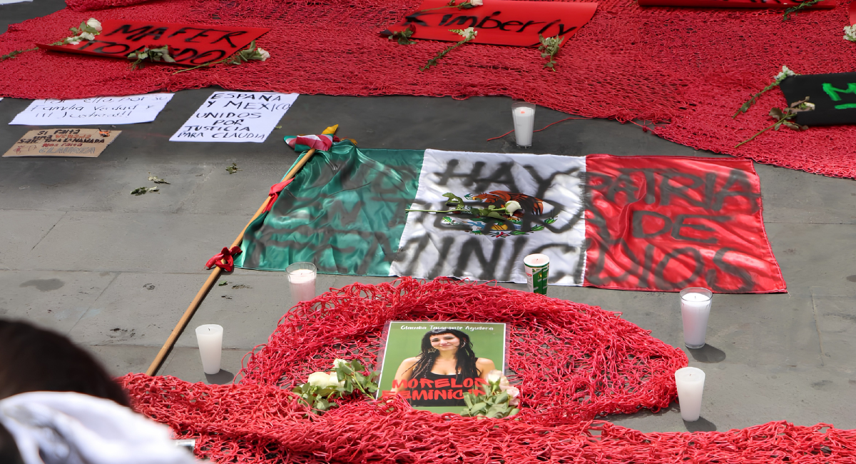 Estudiantes de la UAEM exigen justicia y seguridad tras el feminicidio de Claudia Tacoronte