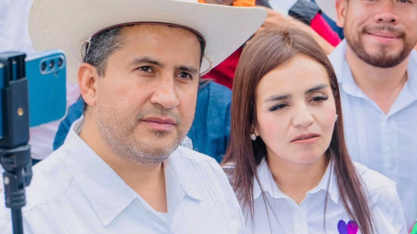 Fiscalía advierte a Grecia Quiroz que podría ser arrestada si no entrega celulares de Carlos Manzo