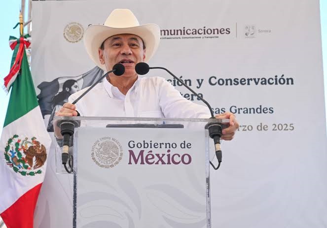 Gobernador Alfonso Durazo asegura en conferencia que avanza la construcción del hospital en Ures