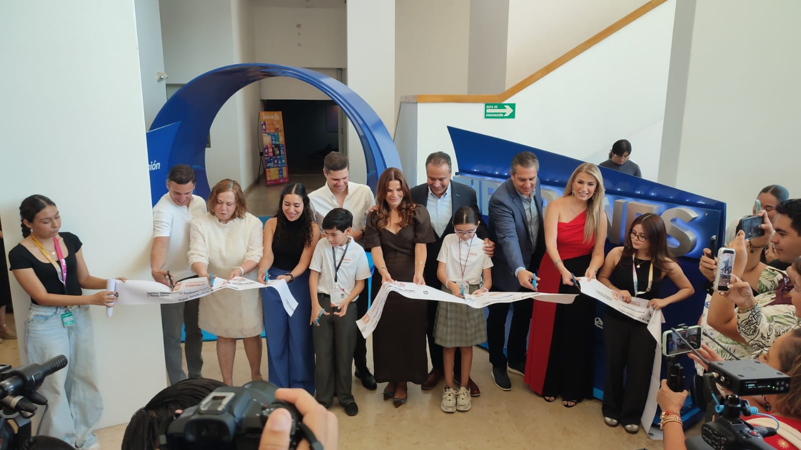 Inauguraron en MUSAS la exposición internacional 'TIBURONES' en Hermosillo