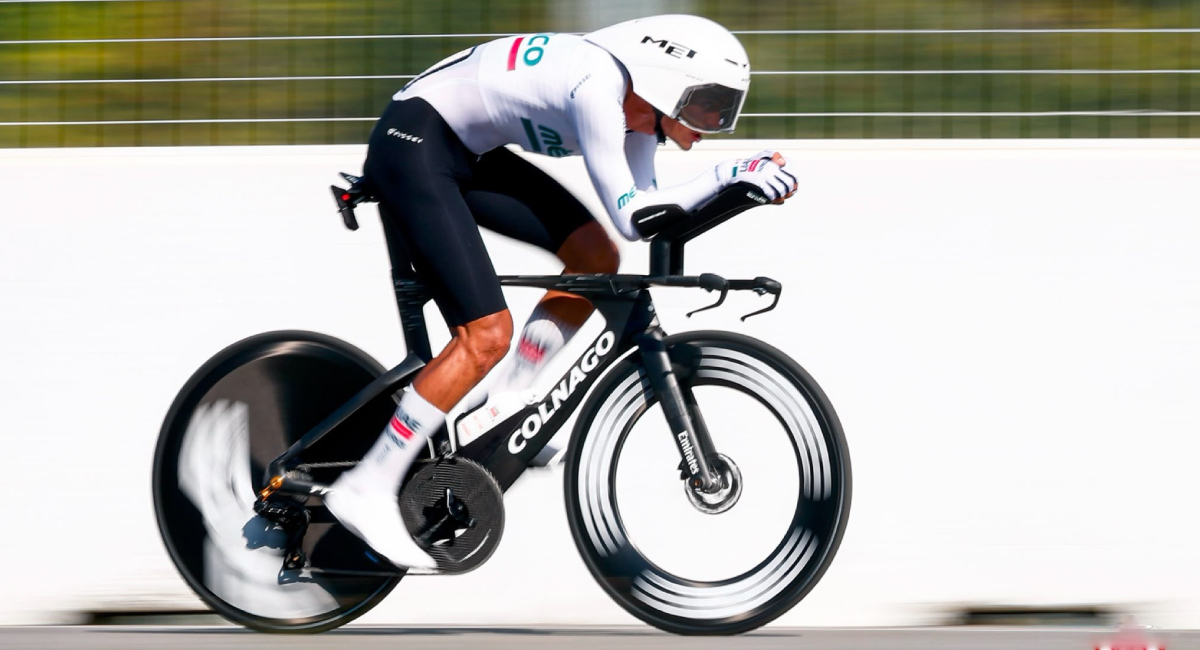 Isaac del Toro comenzó su participación en el Mundial de Ciclismo de Ruta, finalizando sexto en la prueba contrarreloj