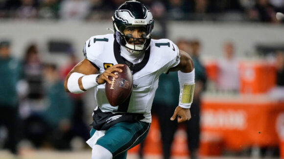 Tragedia para los Philadelphia Eagles: Jalen Hurts sale de partido contra Chicago Bears por conmoción cerebral