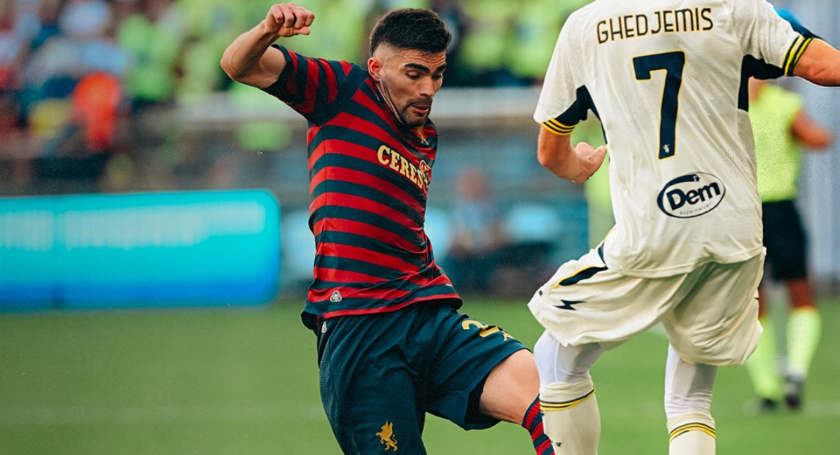 Johan Vásquez fue héroe y villano del Genoa al marcar el gol del empate y ser expulsado ante el Frosinone de la Serie A