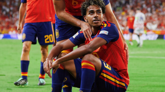 Lamine Yamal marca doblete en el triunfo de España ante Croacia y se acerca a su primer Balón de Oro