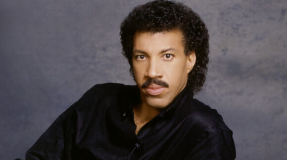 ¿Lionel Richie, muy grave? El cantante vuelve al hospital por problema cardíaco y cancela 3 conciertos