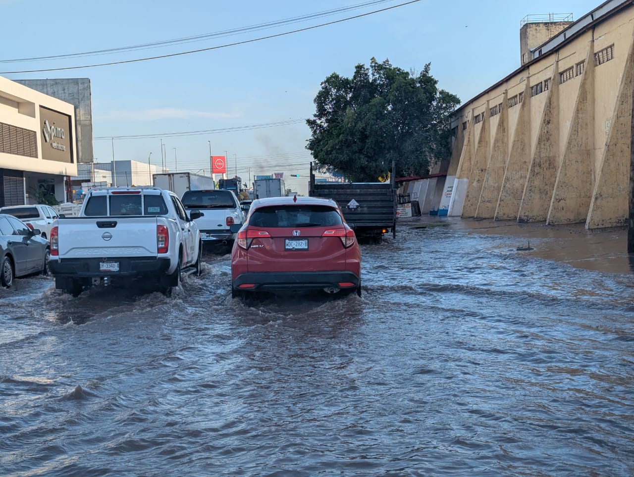 Lluvia de 42 milímetros provoca anegaciones y caos vial en Ciudad Obregón