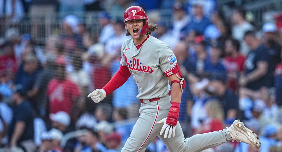 Los Phillies vencieron a Atlanta con jonrón de Alec Bohm en entradas extras para alargar la Serie de Comodín al tercer duelo definitivo