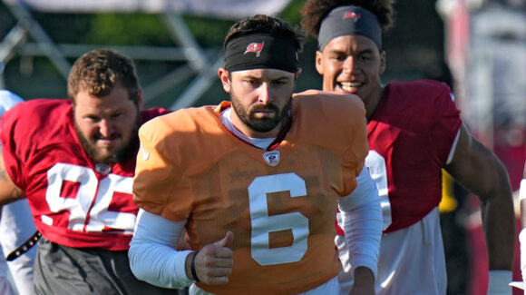 Baker Mayfield seguirá con los Buccaneers tras acordar una jugosa extensión de contrato