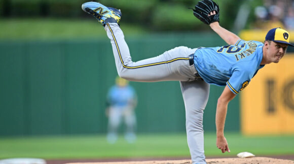Con Misiorowski en la loma, Brewers vencen a Pirates y aseguran el título divisional