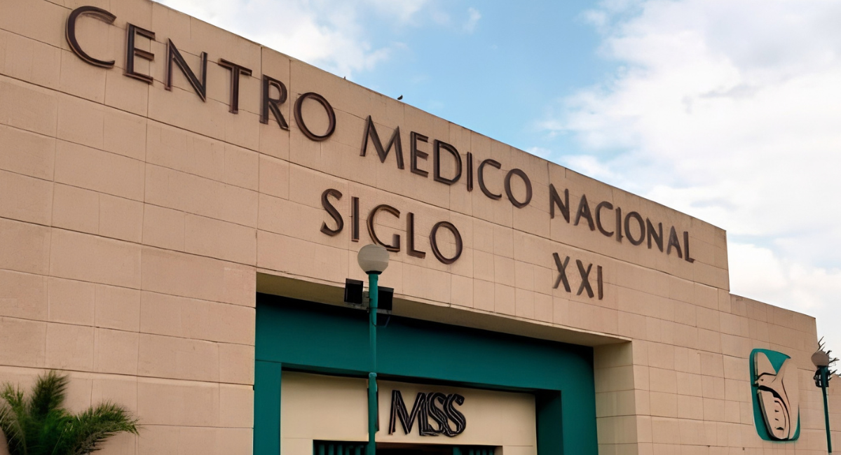 Muere hombre de 82 años tras caer desde el cuarto piso del Centro Médico Siglo XXI en CDMX