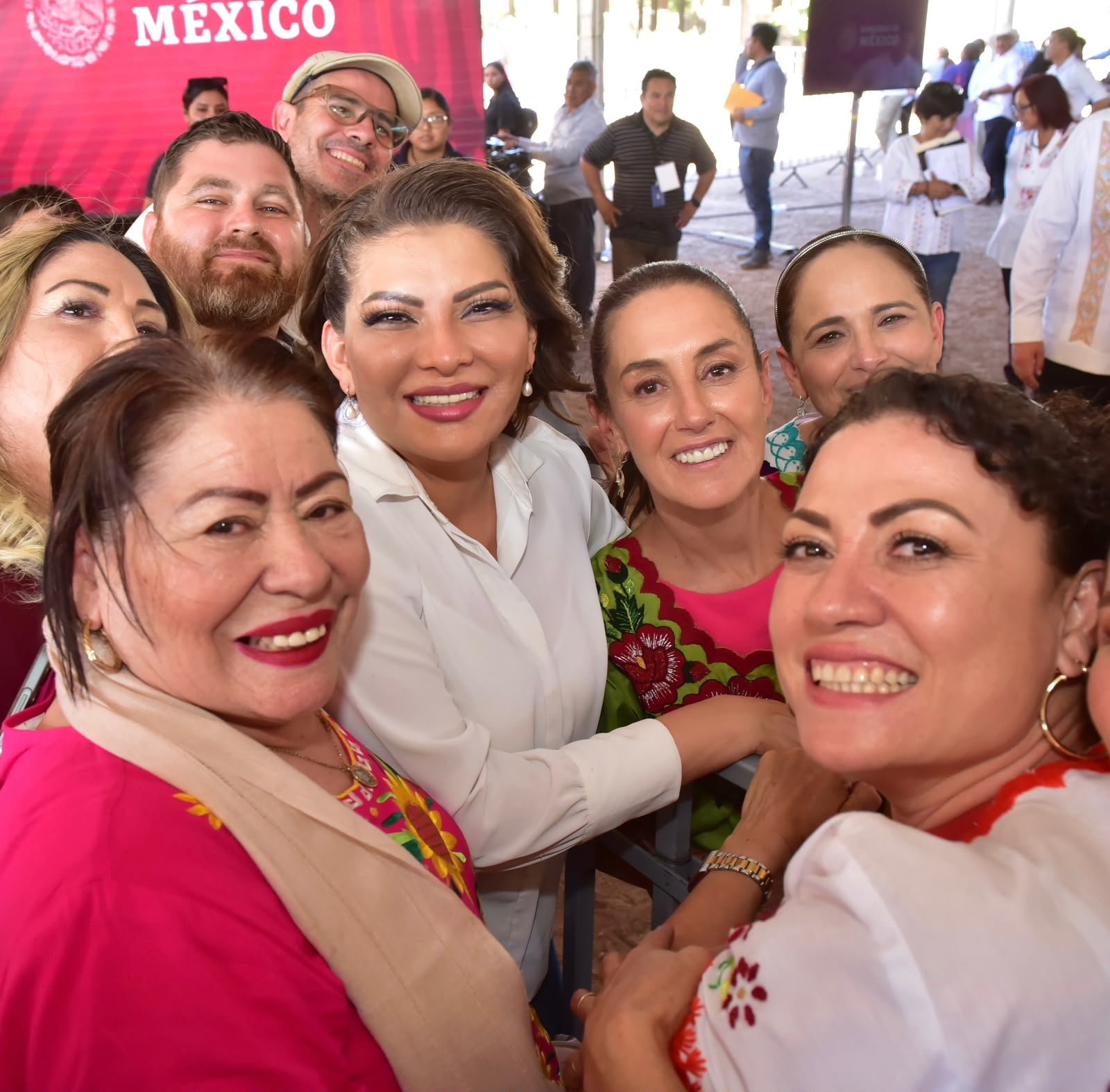 Nuestra presidenta es querida por su honestidad, resultados y amor a la Patria Lorenia Valles