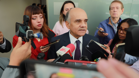 PRI rechaza propuesta de Morena para sancionar memes y stickers; acusa censura en redes sociales
