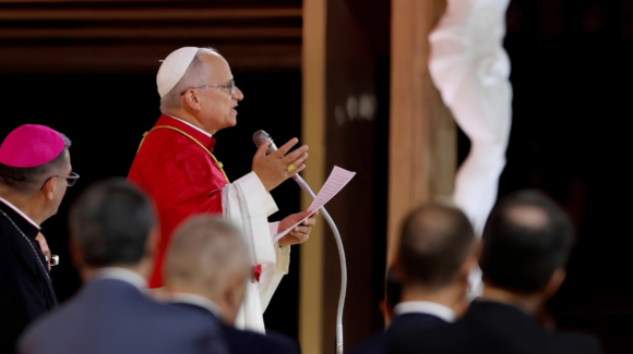 Papa León XIV reúne a 80 mil jóvenes en Francia; aborda ansiedad y riesgo de las redes sociales