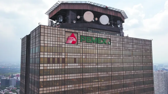 Pemex reestructura deuda con proveedores y deja pagos hasta 2033 al próximo gobierno