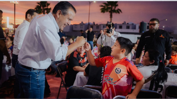 Promueve Antonio Astiazarán entre vecinos de Hermosillo, el presupuesto Creces