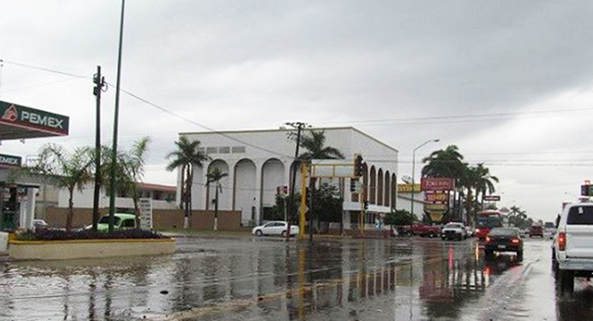 Protección Civil y Bomberos llaman a evitar las calles durante lluvias y fuertes vientos
