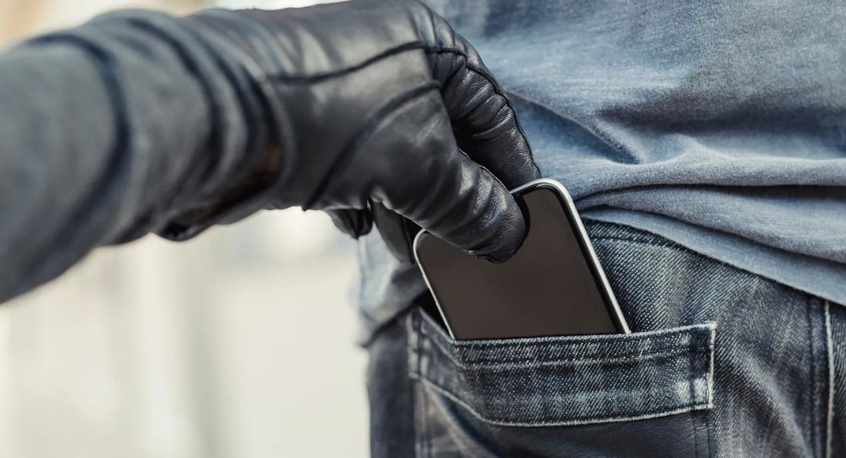Qué hacer en la primera hora tras el robo de un celular para proteger datos y dinero