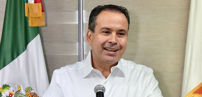 Reconoce Antonio Astiazarán a Natalia Rivera y Rogelio Cota tras renunciar a MC