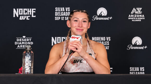 La mexicana Regina Tarín busca dejar su huella en la UFC tras su victoria ante JJ Aldrich