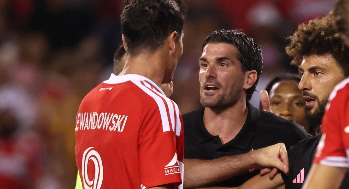Robert Lewandowski y Rodrigo de Paul protagonizaron una tensa discusión en el duelo entre el Chicago Fire y el Inter Miami