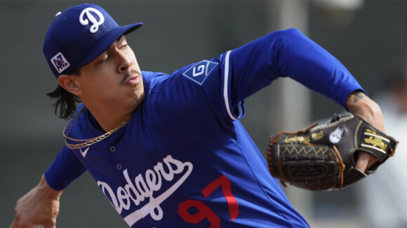 Blue Jays vuelve a apostar por el talento mexicano: Realizan intercambio con Dodgers por lanzador oaxaqueño