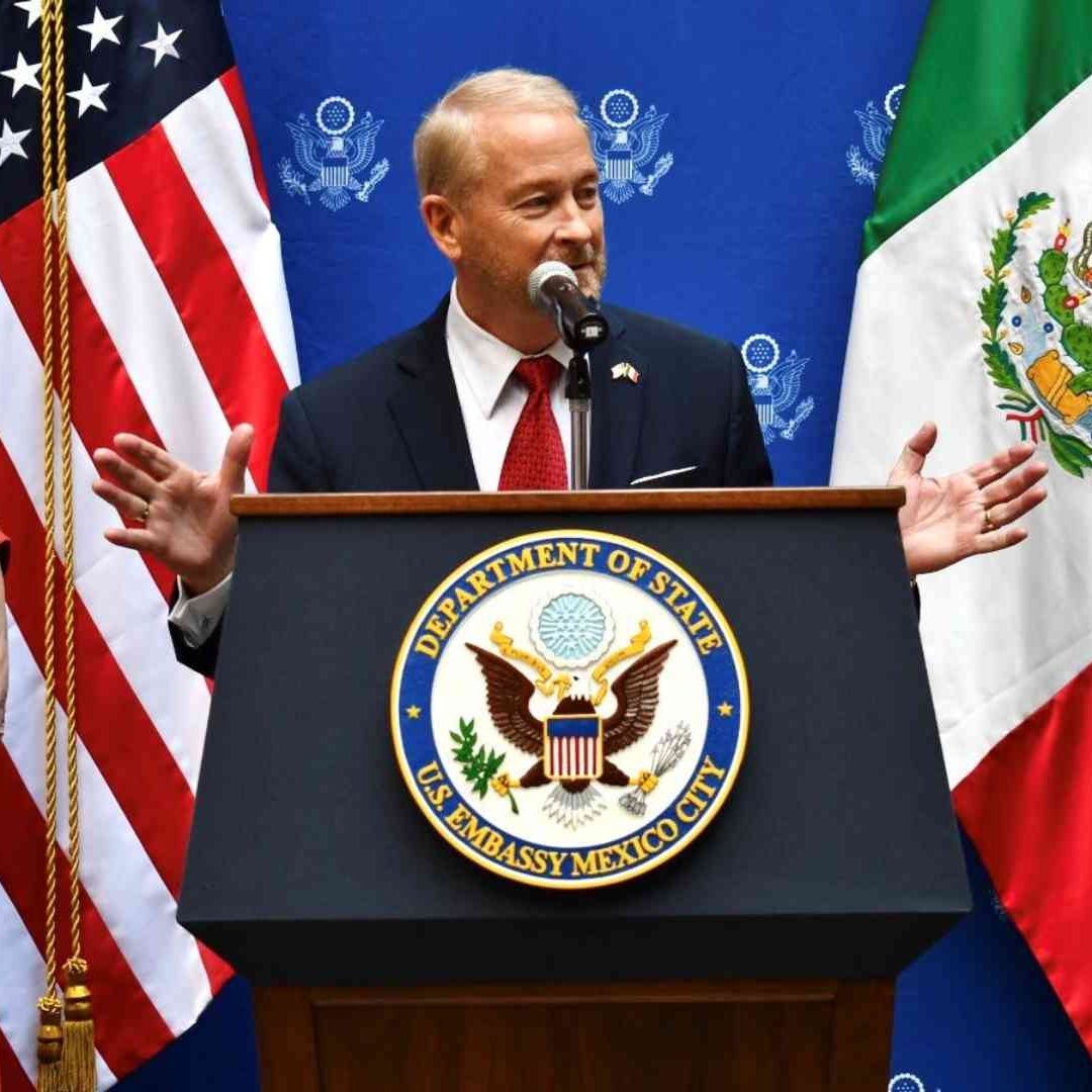 Ronald Johnson asegura que EU ha entregado a México a más de 350 fugitivos