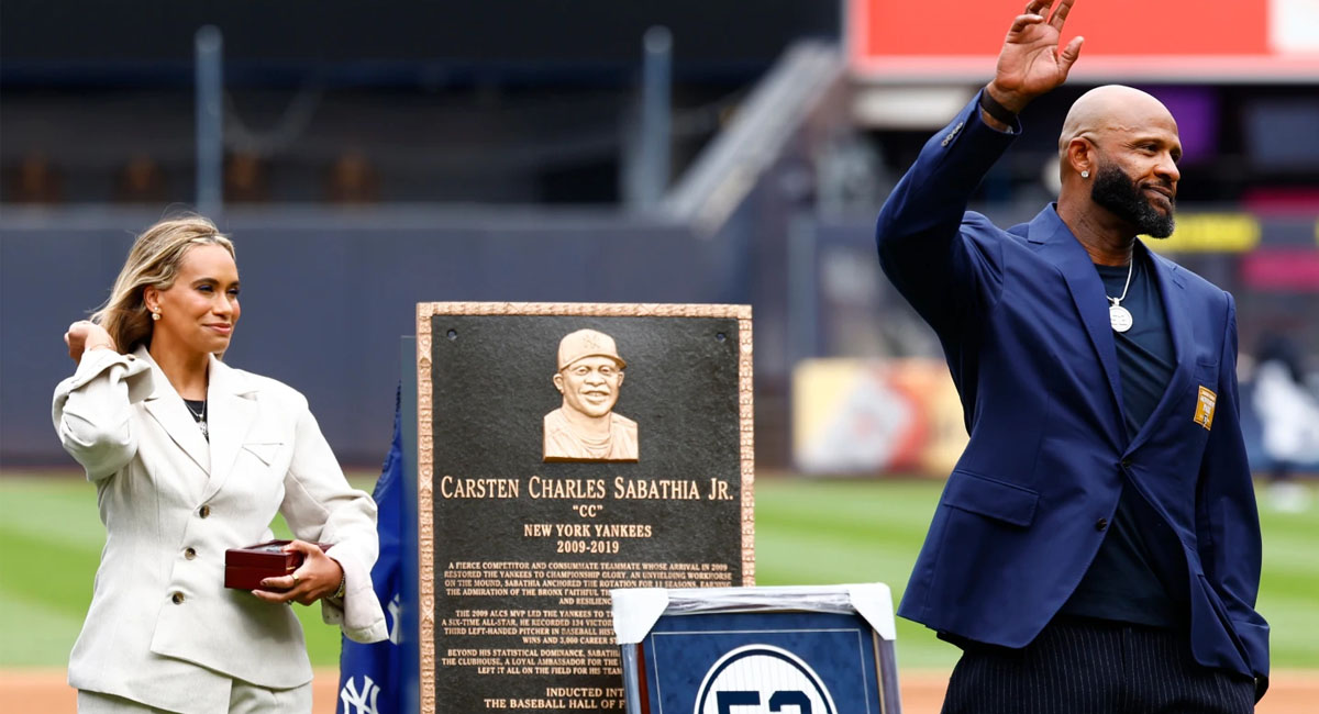 Sabathia estuvo acompañado por su esposa Amber durante la ceremonia