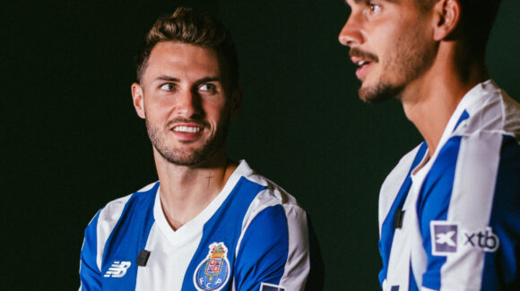 Santiago Giménez prioriza lo deportivo y rechaza ofertas millonarias para continuar en Europa con el Porto