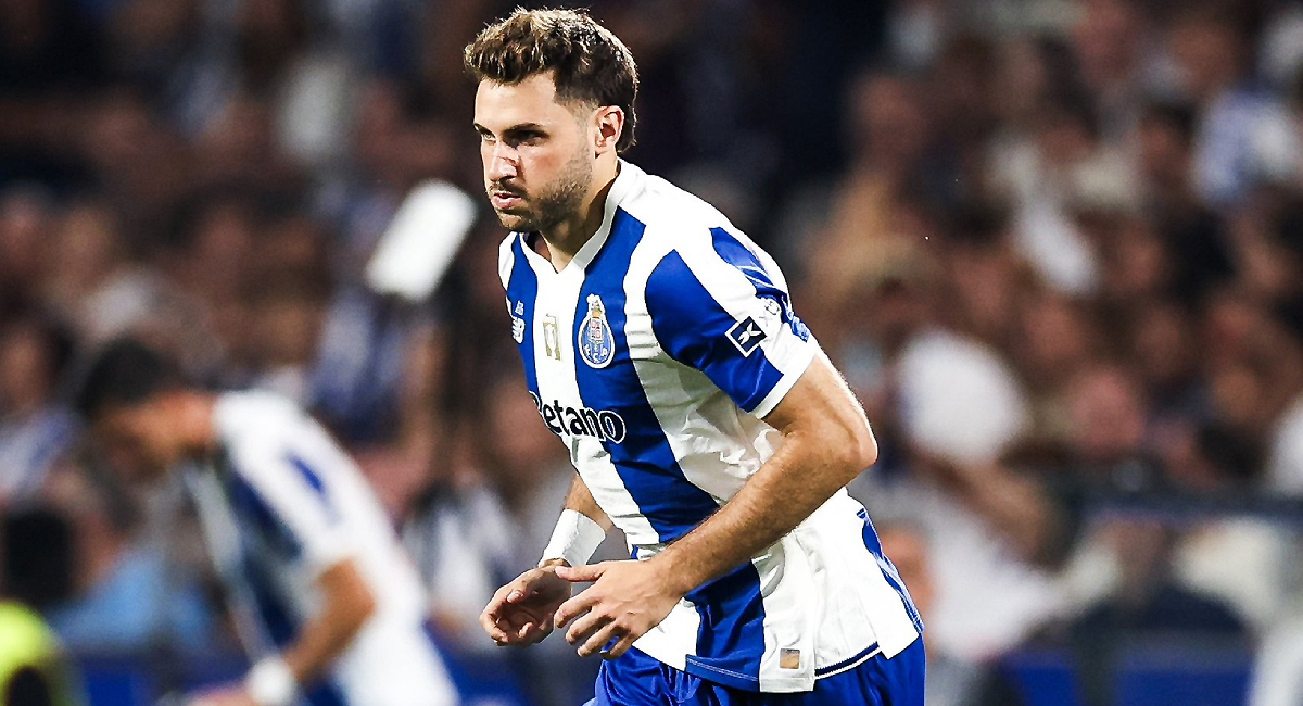 Santiago Giménez sumó sus primeros minutos en Portugal al debutar con el Porto durante el triunfo sobre el Moreirense