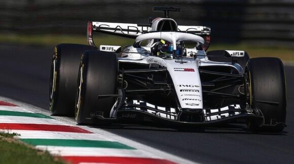 ‘Checo’ Pérez sufre con Cadillac en Monza; se pierde la FP1 y termina 20 en la segunda sesión de la F1