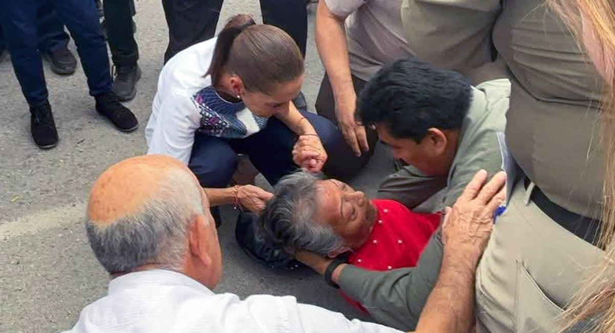 VIDEO: Sheinbaum rompe protocolo y auxilia a adulta mayor que se desvaneció en San Luis Potosí