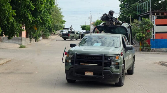 Sujetos armados rafaguean domicilio en Culiacán; Ejército Mexicano despliega fuerte operativo