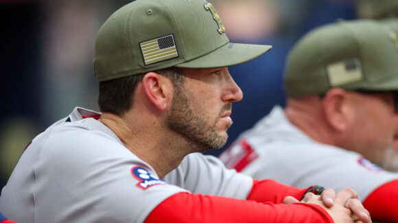 ¡Bien merecido! Los Red Sox retiran etiqueta de interino a Chad Tracy y lo nombran su mánager