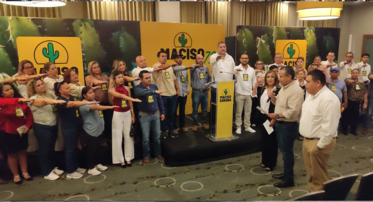 Toma protesta Antonio Astiazarán a futuros dirigentes municipales de Maciso