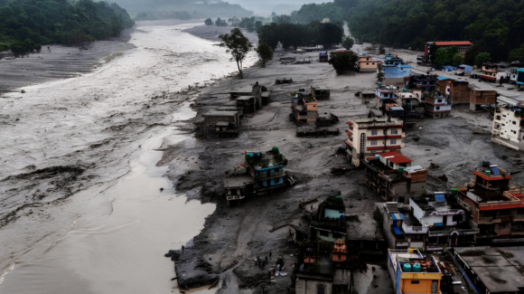 Tragedia en Nepal: Reportan mil nuevos desaparecidos; van seis mil víctimas a un mes de las inundaciones