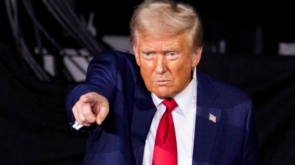 Trump anuncia ataques de gran escala contra objetivos iraníes cerca del Estrecho de Ormuz