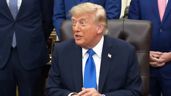 Trump niega que intente “forzar” a Irán a buscar un nuevo acuerdo y asegura tener control de Ormuz