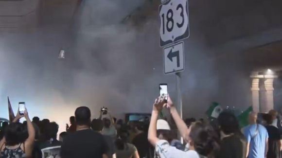 (VIDEOS) Tiroteo de ICE contra migrante desata protesta y operativo policial en Austin, Texas