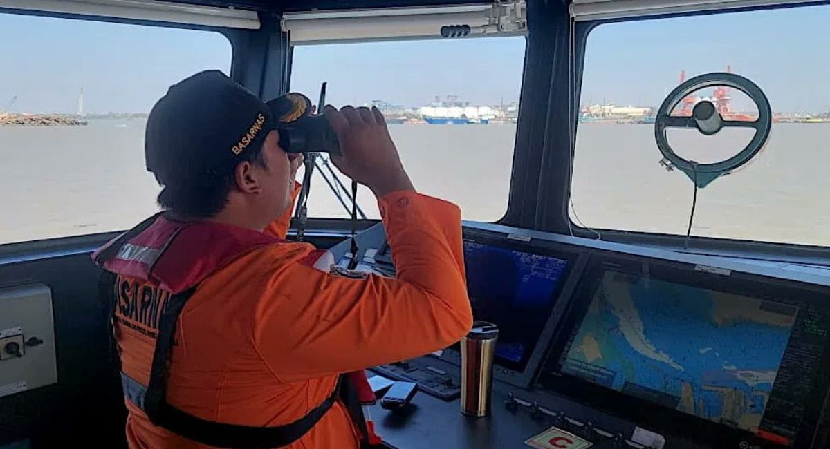 Ferry Virgo Transport 8 vuelca en Indonesia por mal tiempo; reportan 6 muertos y 130 desaparecidos