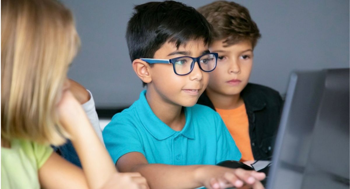 Nueva York prohibe el uso de IA en escuelas públicas