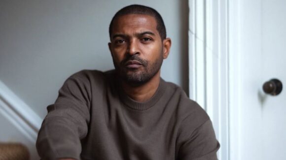Noel Clarke, actor de Doctor Who, enfrenta seis cargos por presuntos delitos sexuales en Reino Unido