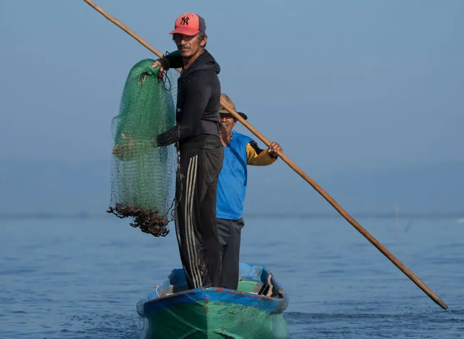 Incertidumbre entre pescadores ante próxima temporada de camarón