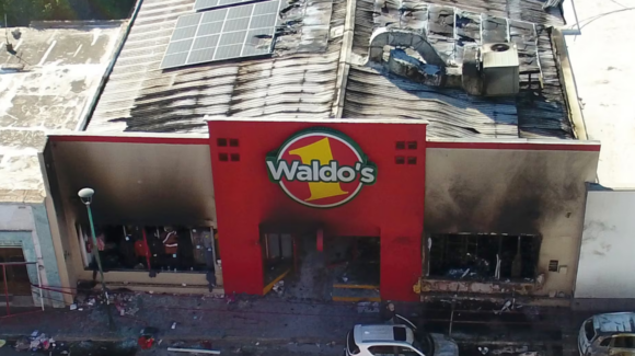 A casi un año del incendio en Waldo’s de Hermosillo, hay 25 imputados; piden mayor agilidad en audiencias