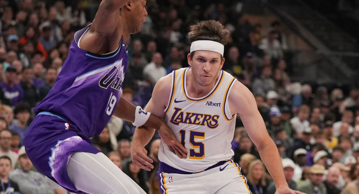Reaves también contribuyó al triunfo de los Lakers